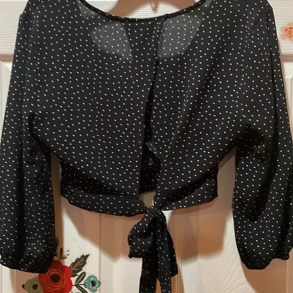 Beautiful blouse - Picture 3 of 5